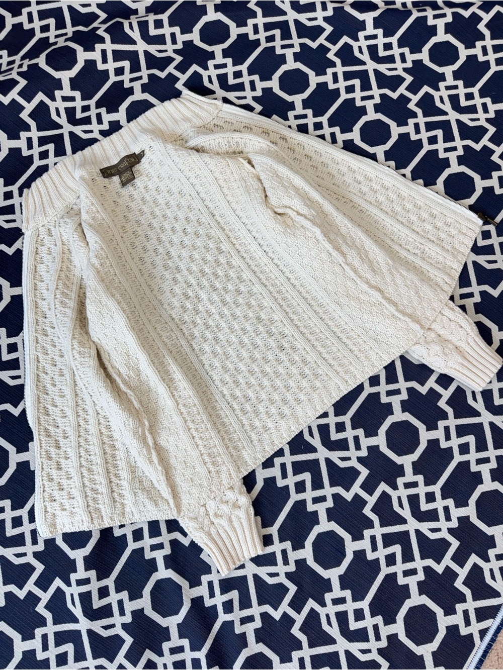 Inis Crafts Irish Aran Cable Knit Fisherman Cardigan Cream Merino Wool Zip Sz M - Picture 9 of 15